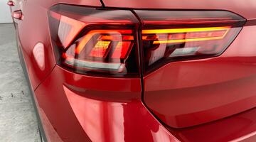 2023 Volkswagen TSI Life Euro 6 5-door (Red) - Image: 28