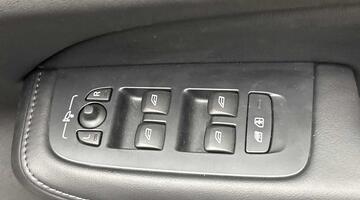 2025 Volvo 2.0 B4 MHEV Plus DCT Auto Euro 6 5-door (Blue) - Image: 24