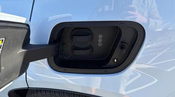 2025 Volvo Twin Performance 69kWh Ultra Auto 5-door (Blue) - Image: 38