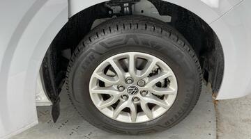 2025 Volkswagen T32 65kWh Commerce Pro Auto RWD SWB 5-door (Grey) - Image: 5