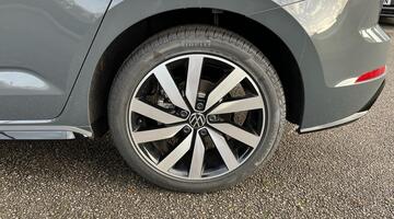 2025 Volkswagen TSI EVO R-Line DSG Euro 6 5-door (Grey) - Image: 32