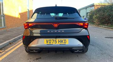 2025 CUPRA ETSI V2 DSG Euro 6 5-door (Black) - Image: 32