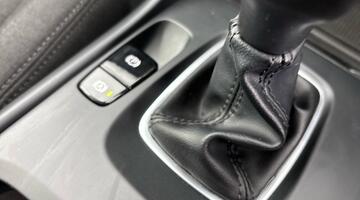 2021 Volvo T2 Momentum Core Euro 6 5-door (White) - Image: 19