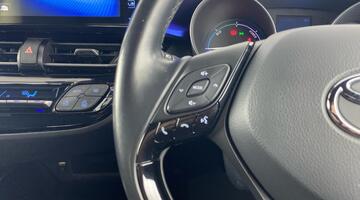 2017 Toyota VVT-h Dynamic CVT Euro 6 5-door (Silver) - Image: 12