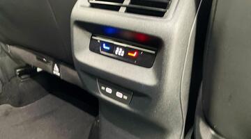 2025 Volkswagen 2.0 TDI R-Line DSG Euro 6 5-door (Red) - Image: 30