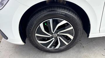 2022 Volkswagen 1.0 TSI Life Euro 6 5-door (White) - Image: 28