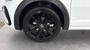 2025 Volkswagen TSI R-Line DSG Euro 6 5-door (White) - Image: 37