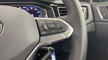 2025 Volkswagen 1.0 TSI Black Edition Euro 6 5-door (Black) - Image: 23