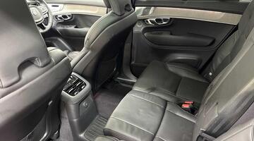 2025 Volvo 2.0 T8 18.8kWh Ultra Dark Auto 4WD Euro 6 5-door (Black) - Image: 13