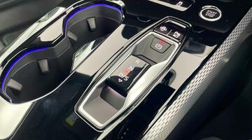 2025 Audi 2.0 TFSI S line S Tronic Euro 6 5-door (Blue) - Image: 14