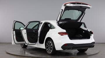 2025 Audi 2.0 e-hybrid5.9kWh Technik Saloon S Tronic quattro Euro 6 5-door (White) - Image: 11