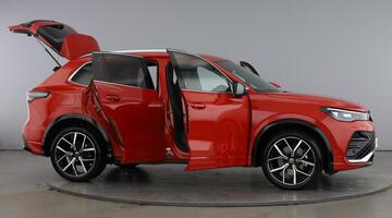 2025 Volkswagen 2.0 TDI R-Line DSG Euro 6 5-door (Red) - Image: 10