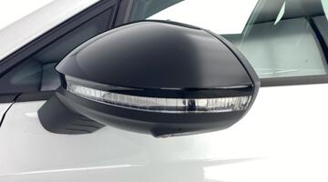 2025 Volkswagen 2.0 TSI R Black Edition DSG 4Motion Euro 6 5-door (White) - Image: 47