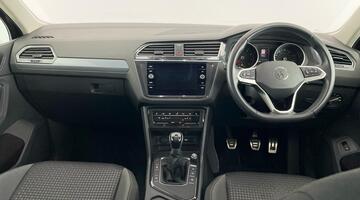 2022 Volkswagen TSI Active Euro 6 5-door (Black) - Image: 8