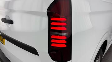 2025 Volkswagen 2.0 TDI T28 Commerce Plus FWD SWB Euro 6 5-door (White) - Image: 27