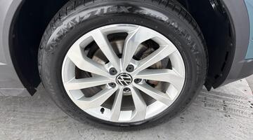 2022 Volkswagen TSI Style 2WD Euro 6 2-door (Multicolour) - Image: 5