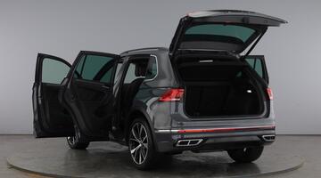 2023 Volkswagen 2.0 TDI R-Line DSG Euro 6 5-door (Grey) - Image: 11