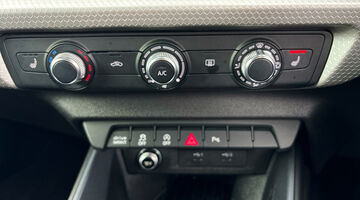 2025 Audi 1.0 TFSI 30 S line Sportback S Tronic Euro 6 5-door (Red) - Image: 13