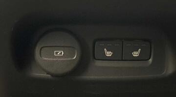 2025 Volvo 2.0 B4 MHEV Plus DCT Auto Euro 6 5-door (Blue) - Image: 17