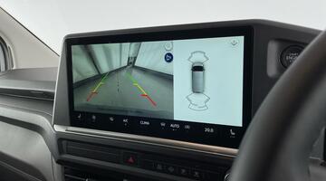 2025 Volkswagen T32 65kWh Commerce Plus Auto RWD SWB 5-door (White) - Image: 7