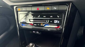 2022 Volkswagen TSI R-Line 2WD Euro 6 2-door (Red) - Image: 13