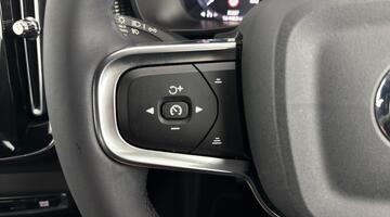 2022 Volvo T3 R-Design Auto Euro 6 5-door (Black) - Image: 27