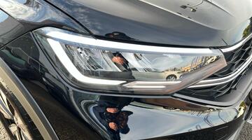 2025 Volkswagen 1.0 TSI Life Euro 6 5-door (Black) - Image: 27