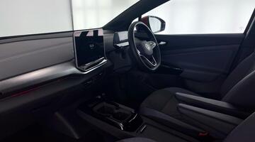 2024 Volkswagen Pro 77kWh Match Auto 5-door (Red) - Image: 2