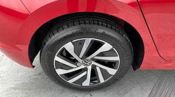 2022 Volkswagen TSI 13kWh Style DSG Euro 6 5-door (Red) - Image: 17