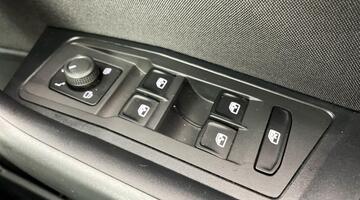 2022 Volkswagen TSI Life Euro 6 5-door (White) - Image: 19