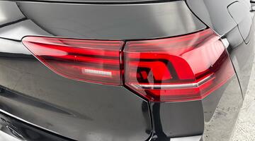 2025 Volkswagen TSI R-Line Euro 6 5-door (Black) - Image: 29