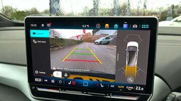 2025 Volkswagen Pro 77kWh Match Auto 5-door (White) - Image: 24