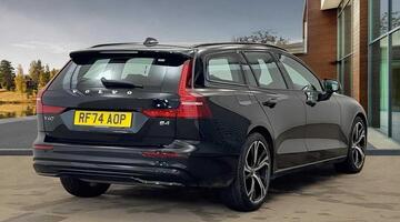 2025 Volvo 2.0 B4 MHEV Plus DCT Auto Euro 6 5-door (Black) - Image: 3