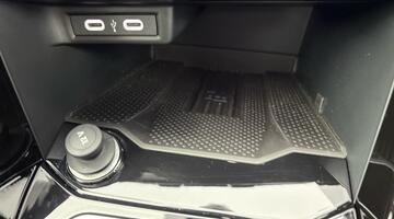 2025 Volkswagen TSI R-Line DSG Euro 6 5-door (Black) - Image: 12