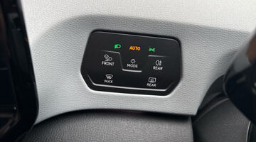 2022 Volkswagen Pro Performance 58kWh Family Auto 5-door (Multicolour) - Image: 25