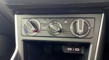 2025 Volkswagen 1.0 TSI Match DSG Euro 6 5-door (Silver) - Image: 7