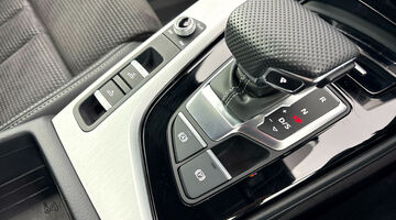 2021 Audi 2.0 TFSI 40 S line S Tronic Euro 6-door (White) - Image: 23