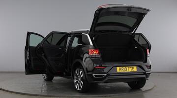 2019 Volkswagen 2.0 TDI R-Line Euro 6 5-door (Black) - Image: 11