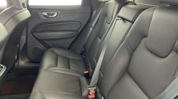 2024 Volvo 2.0 B5 MHEV Plus Auto Euro 6 5-door (Black) - Image: 37