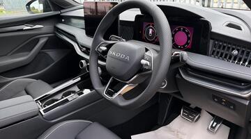 2025 Škoda 2.0 TSI SportLine DSG Euro 6 5-door (Black) - Image: 25