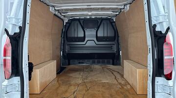 2025 Volkswagen 2.0 TDI T28 Commerce Plus FWD SWB Euro 6 5-door (White) - Image: 8