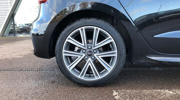 2025 Audi TFSI 35 S line Sportback S Tronic Euro 6 5-door (Black) - Image: 5