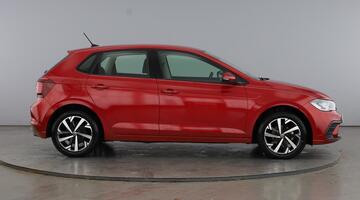 2022 Volkswagen 1.0 TSI Life DSG Euro 6 5-door (Red) - Image: 4