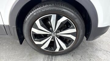 2023 Volkswagen 1.0 TSI Black Edition Euro 6 5-door (White) - Image: 5