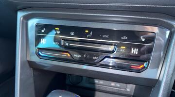 2022 Volkswagen 2.0 TDI R-Line DSG Euro 6 5-door (Blue) - Image: 27