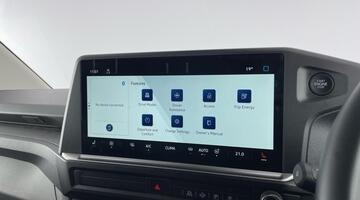 2025 Volkswagen T32 65kWh Commerce Pro Auto RWD SWB 5-door (Grey) - Image: 28