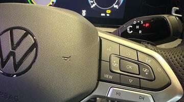 2026 Volkswagen R-Line 1.5 TSI eHybrid 204 PS 6-Speed DSG 5-door (Green) - Image: 17