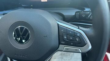 2022 Volkswagen TSI Style Euro 6 5-door (Red) - Image: 28