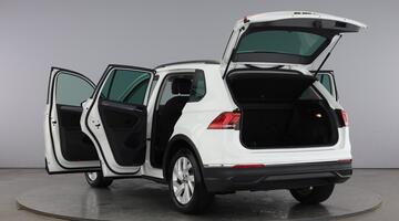 2020 Volkswagen TSI Life DSG Euro 6 5-door (White) - Image: 11