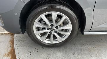 2025 Volkswagen 2.0 TDI Style Long MPV DSG Euro 6 5-door (Grey) - Image: 52